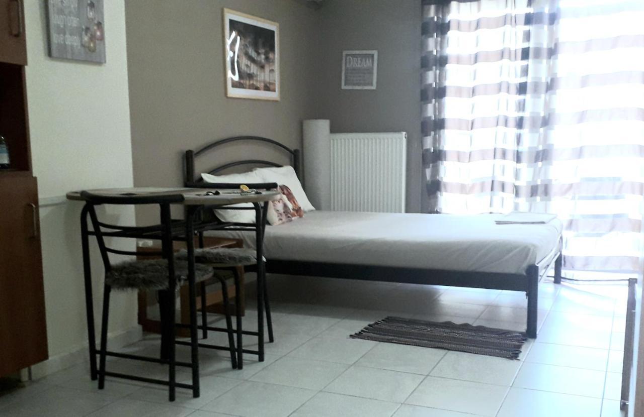 Central Bright Studio With Balkony Apartman Szaloniki Kültér fotó