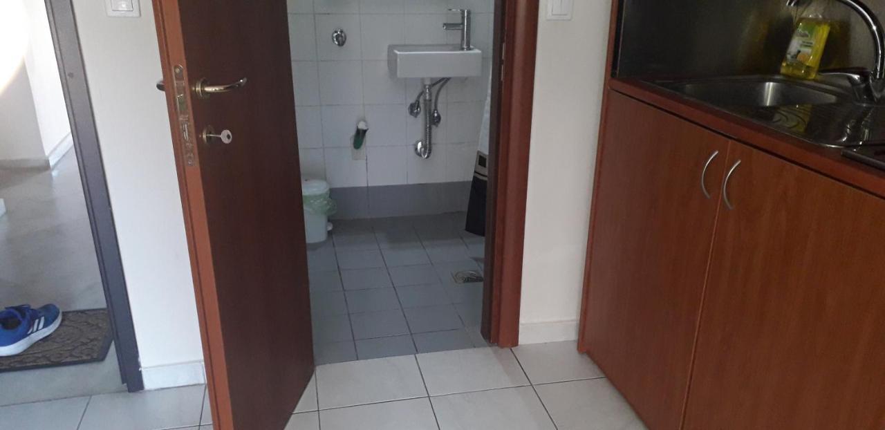 Central Bright Studio With Balkony Apartman Szaloniki Kültér fotó